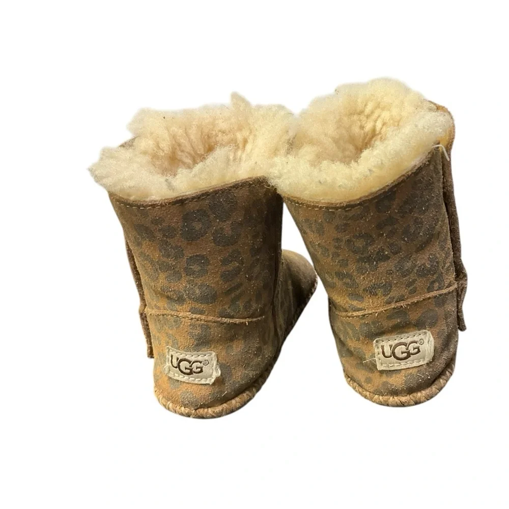 🐾 UGG Baby Leopard Booties‎ 4/5 – Shearling Fur Cozy Boots